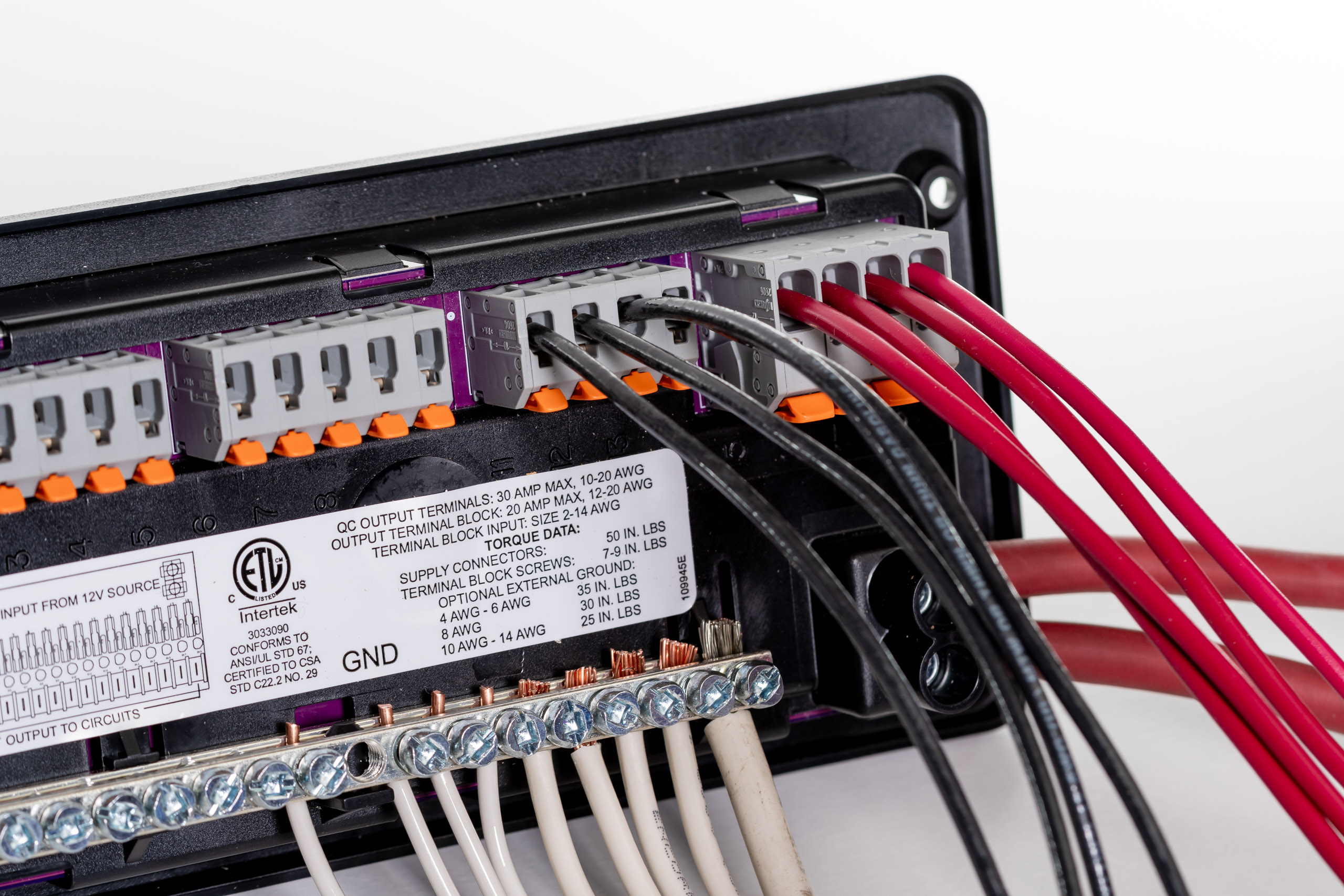 Easy to wire with Genuine WAGO connectors